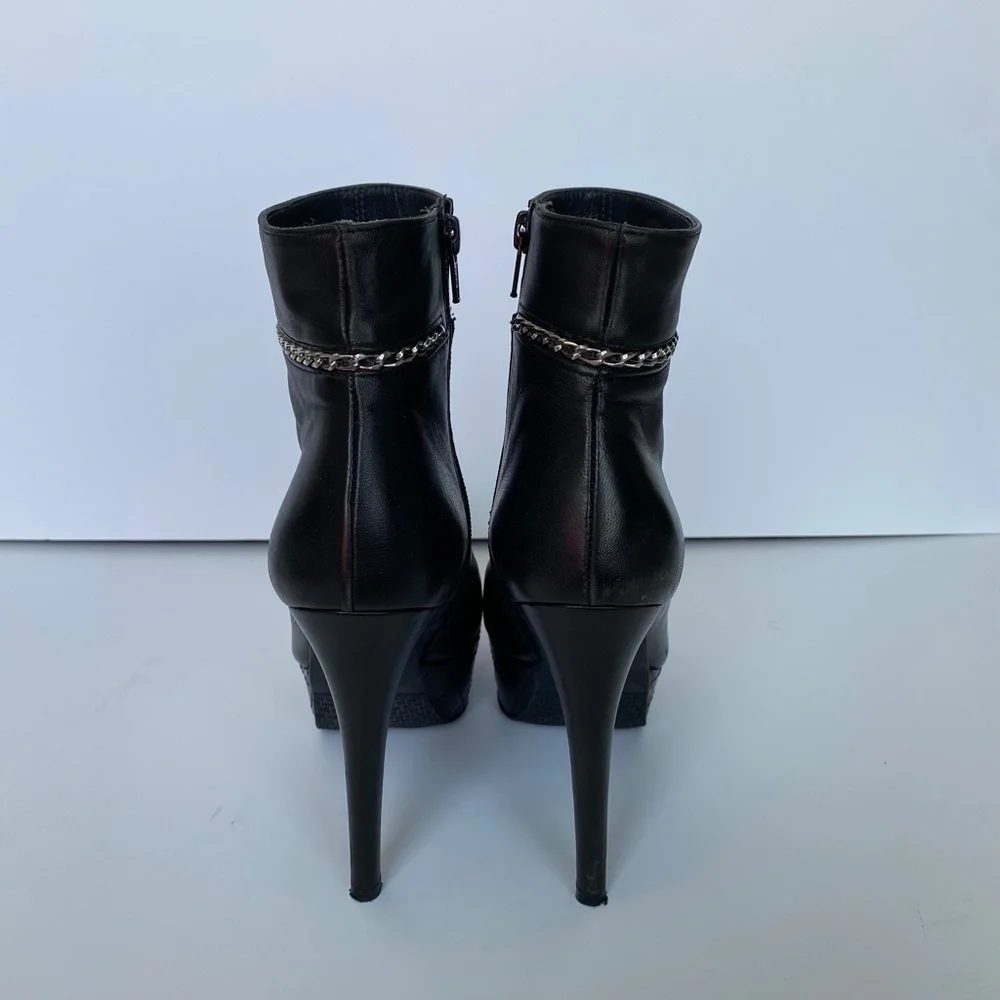 Stuart Weitzman Black Boots